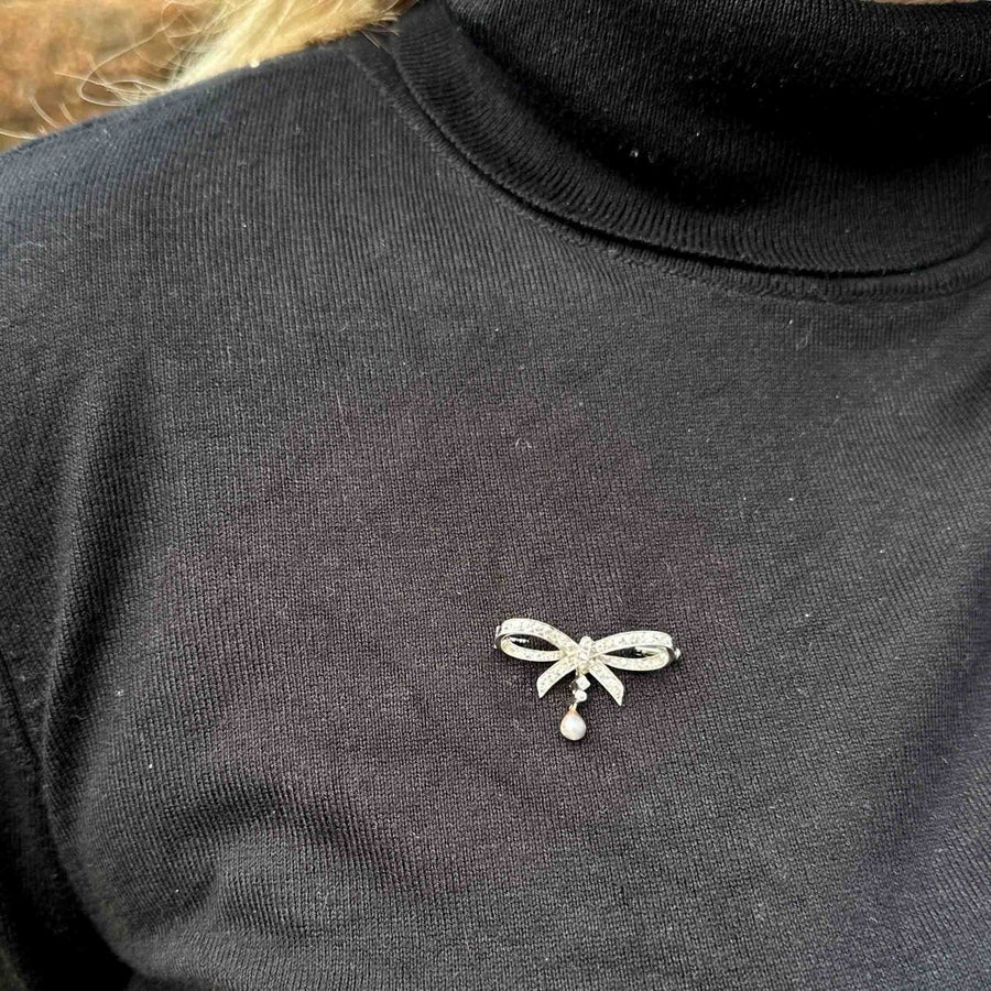 Early 20th Century 14ct White Gold Diamond and Grey Pearl Bow Brooch | Parkin and Gerrish | Antique & Vintage Jewellery
