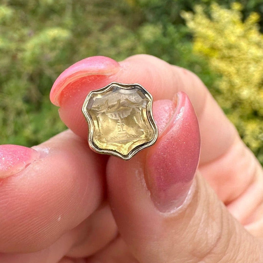 Early Victorian Gold Cased Seal with Citrine Intaglio of the Doves of Pliny