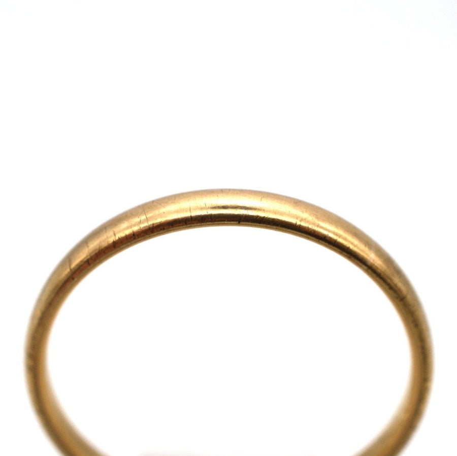 1940s 9ct gold wedding ring, 2.5mm thin shank, made in Chester, comfortable and vintage design.