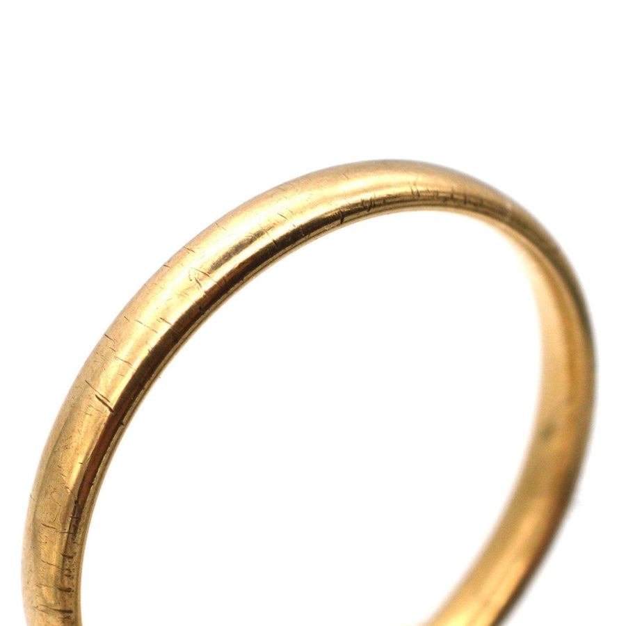 1940s 9ct gold wedding ring with a thin shank, made in Chester during World War II, showcasing timeless elegance.