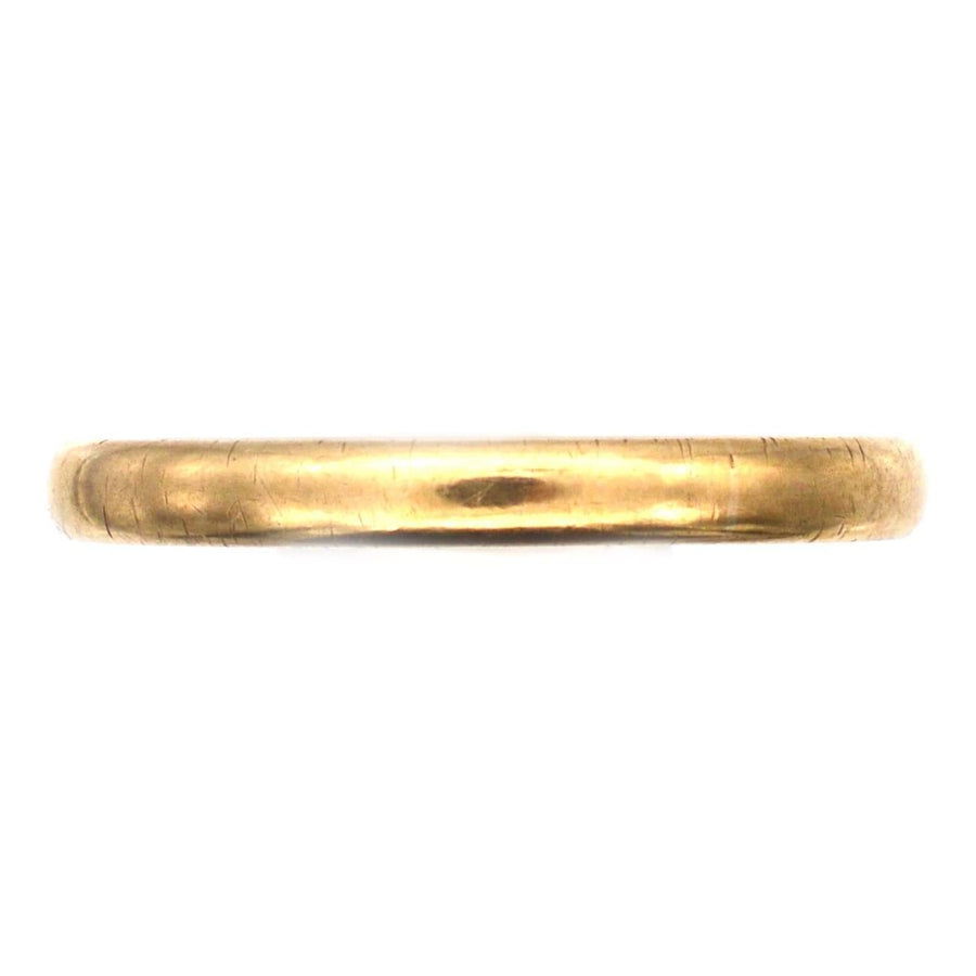 1940s 9ct gold wedding ring made in Chester, featuring a thin shank, comfortable fit, and historical significance.