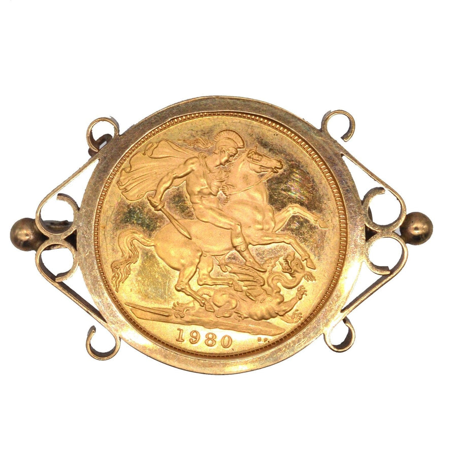 1980 22ct Gold Full Sovereign coin in 9ct Gold brooch mount featuring Queen Elizabeth II and George & the Dragon.