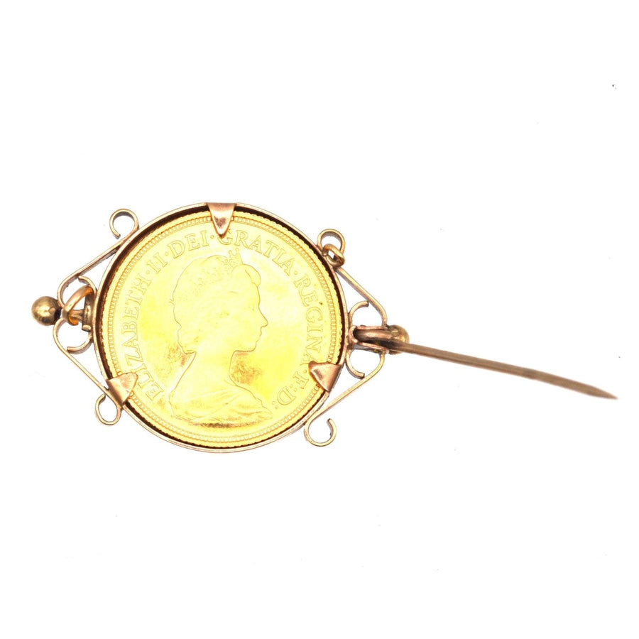 1980 22ct Gold Full Sovereign in 9ct Gold Brooch with Queen Elizabeth II and George & the Dragon design