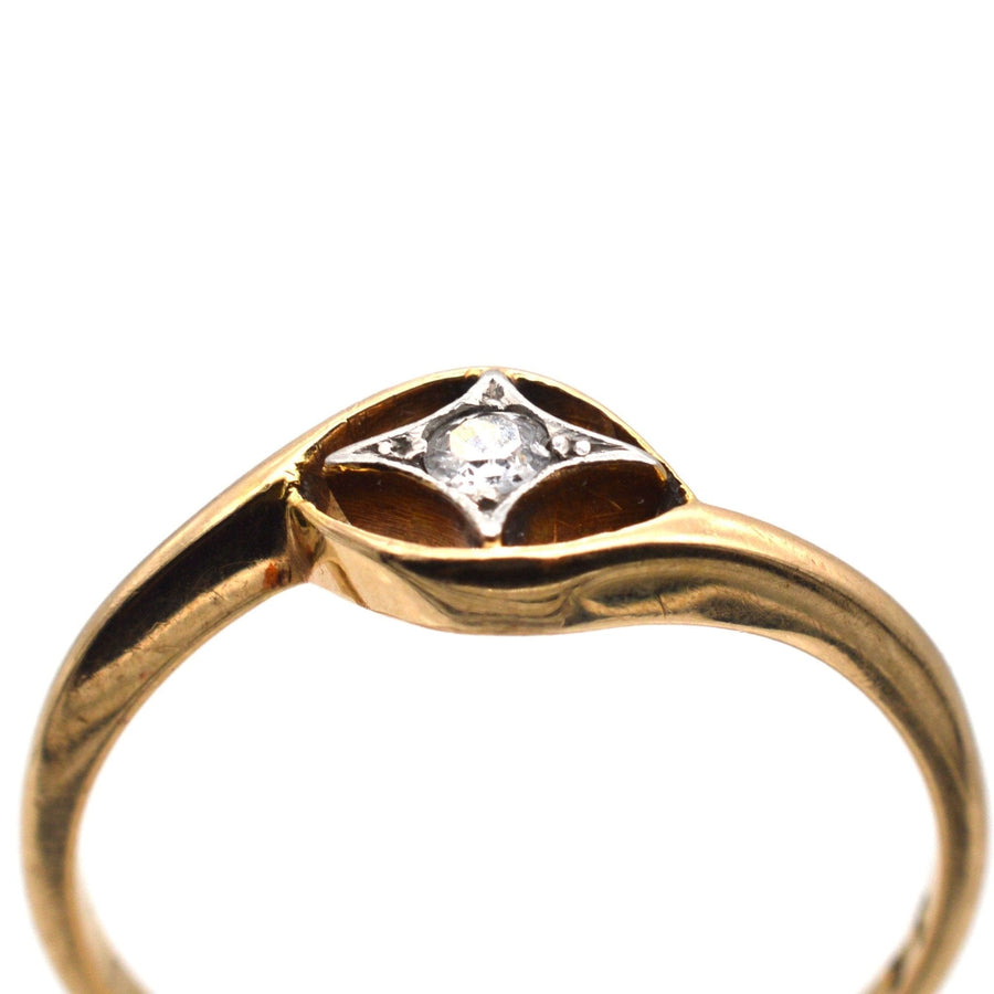 Art Deco 18ct Gold Diamond Ring with a Star Motif | Parkin and Gerrish | Antique & Vintage Jewellery