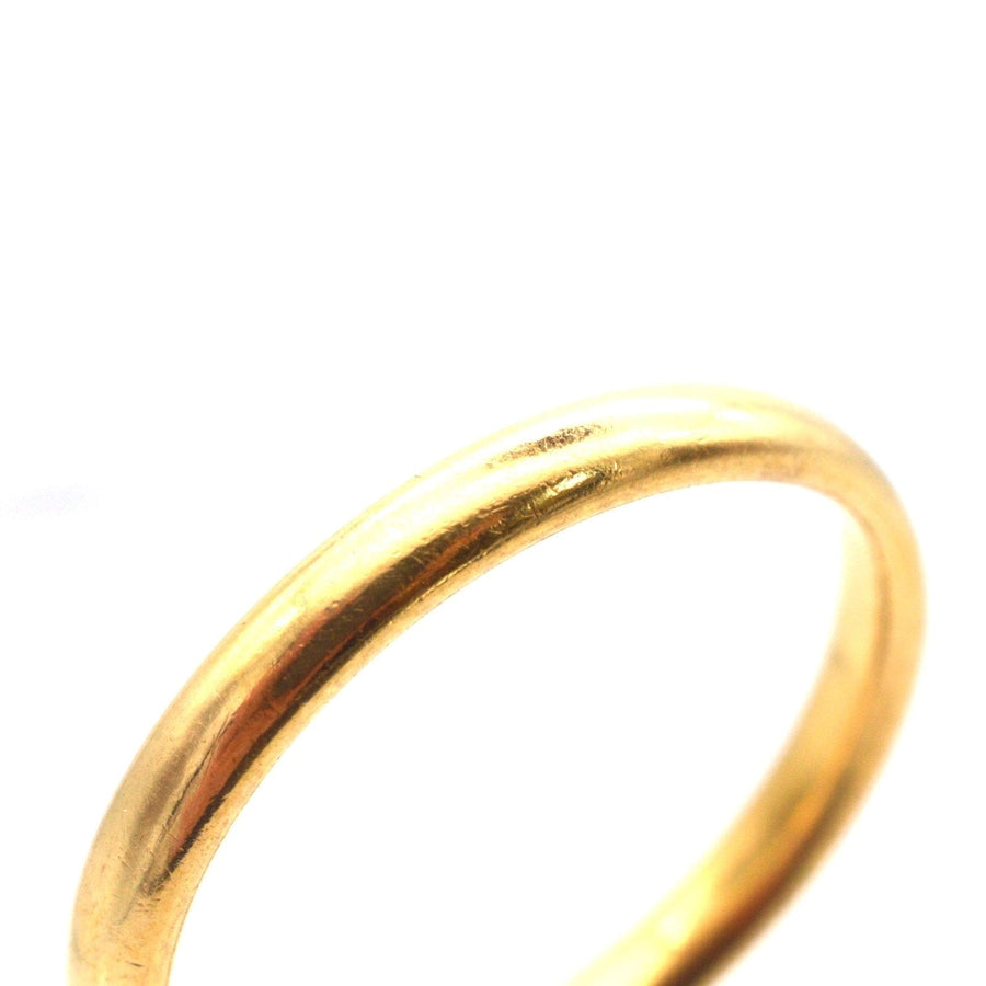 Art Deco 18ct yellow gold traditional court wedding ring, 2.5mm wide, featuring a rounded design for comfort.