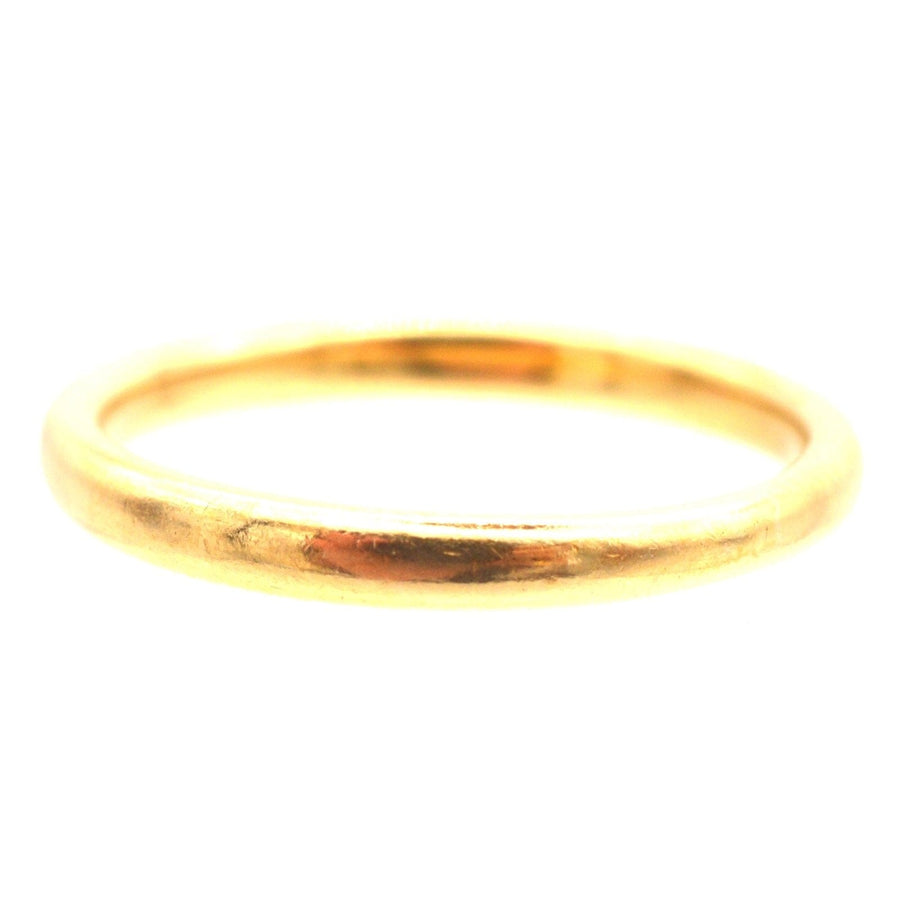 Art Deco 18ct yellow gold traditional court wedding ring, 2.5mm, featuring a rounded design for comfort.