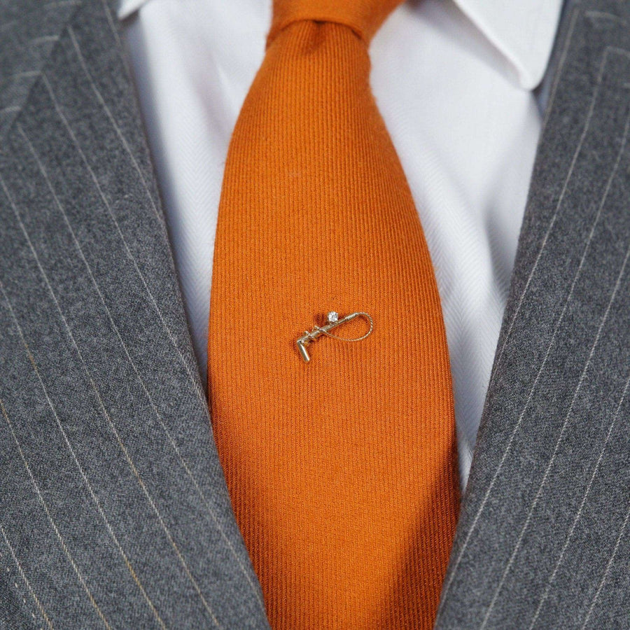 Edwardian 15ct gold and diamond hunting crop tie pin, ideal for hunting enthusiasts and vintage jewelry lovers.