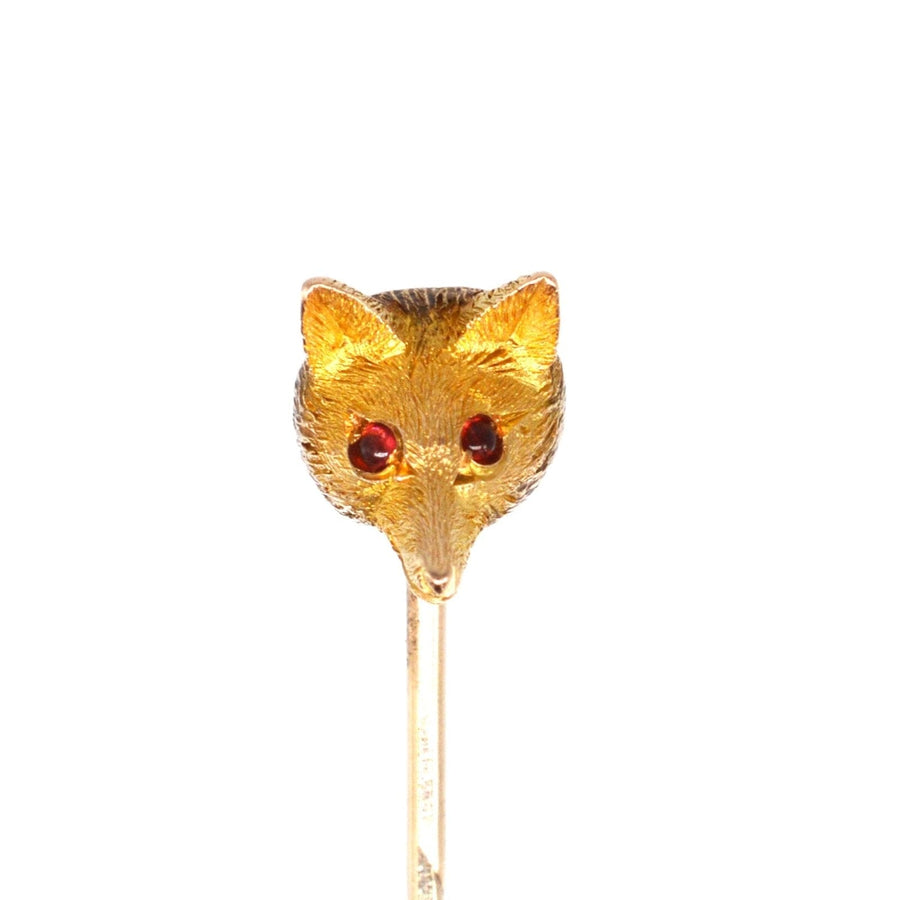 Edwardian fox tie pin in 15ct gold with garnet red eyes, perfect for silk ties or lapel button holes.