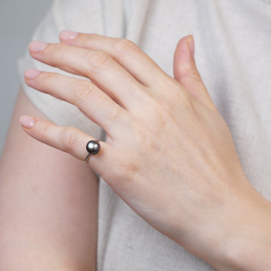 Edwardian Platinum, Black Pearl Solitaire Ring | Parkin and Gerrish | Antique & Vintage Jewellery