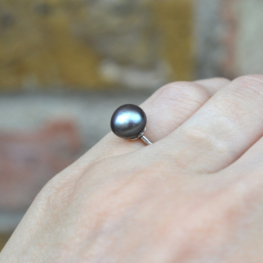 Edwardian Platinum, Black Pearl Solitaire Ring | Parkin and Gerrish | Antique & Vintage Jewellery