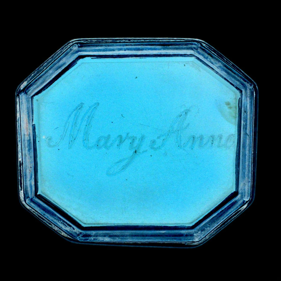 Georgian 9ct gold agate seal engraved with 'Mary Anne', featuring blue chalcedony, dating back to circa 1820s.