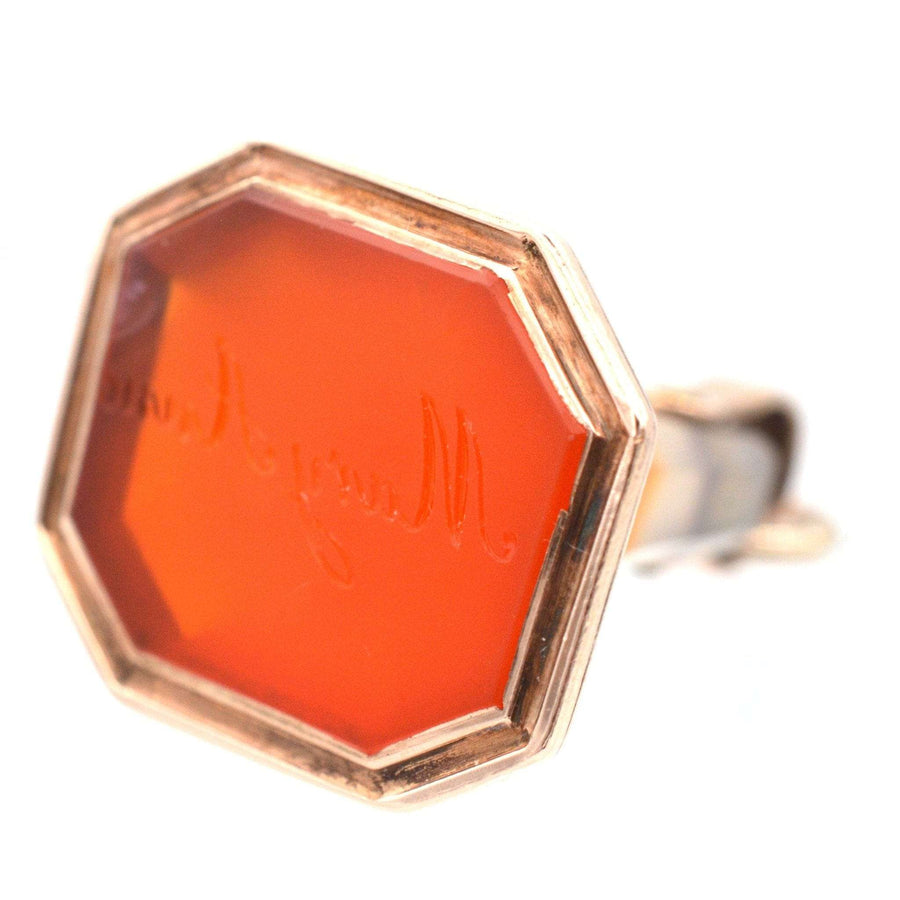 Georgian 9ct gold agate seal ring with engraved 'Mary Anne', featuring carnelian and chalcedony, circa 1820s.