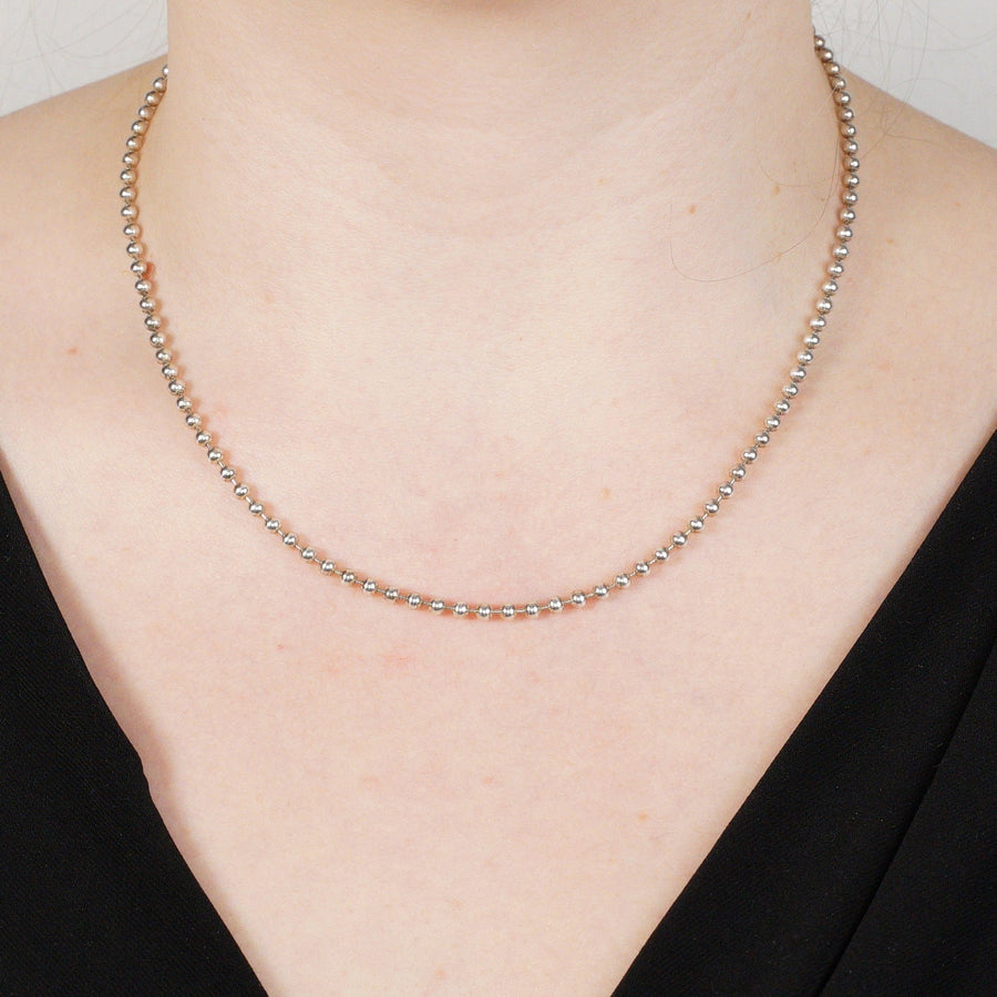 German vintage sterling silver ball chain necklace by Binder FBM, 1970s-1990s, timeless design, beautifully crafted.