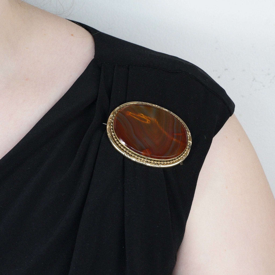 Large Scottish Victorian 9ct Gold Banded Agate Brooch