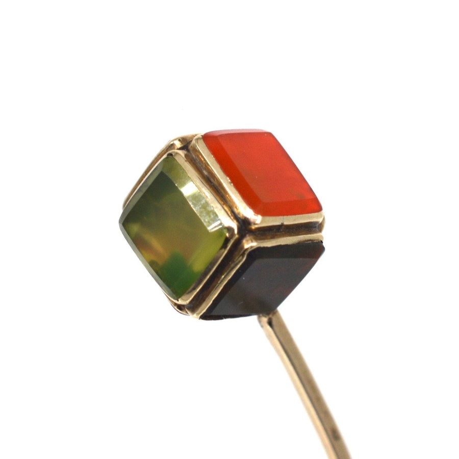 Scottish Victorian 9ct Gold Cube Tie Pin featuring Bloodstone, Chalcedony, and Carnelian with elegant design.