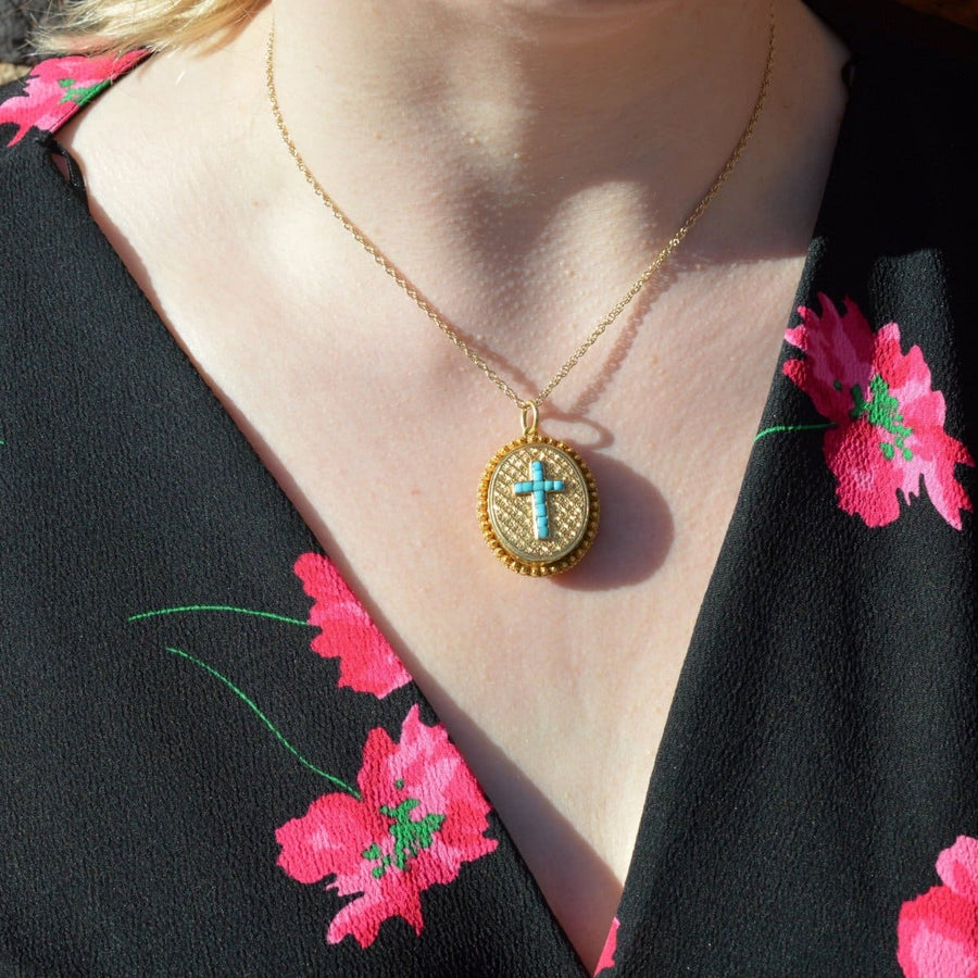 Victorian 18ct Gold Locket with Turquoise Cross in Original Case