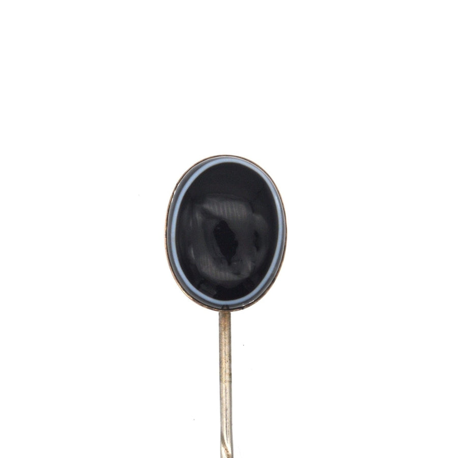 Victorian 9ct gold tie pin featuring a large oval banded onyx with white band, crafted in the 1860s-1880s.