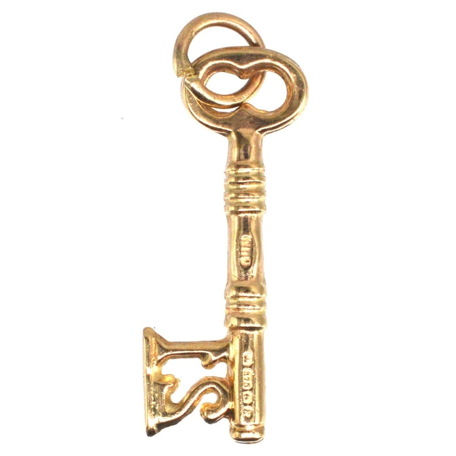 Vintage 1970s 9ct gold key charm pendant featuring a 21, perfect for 21st birthday gifts and special anniversaries.