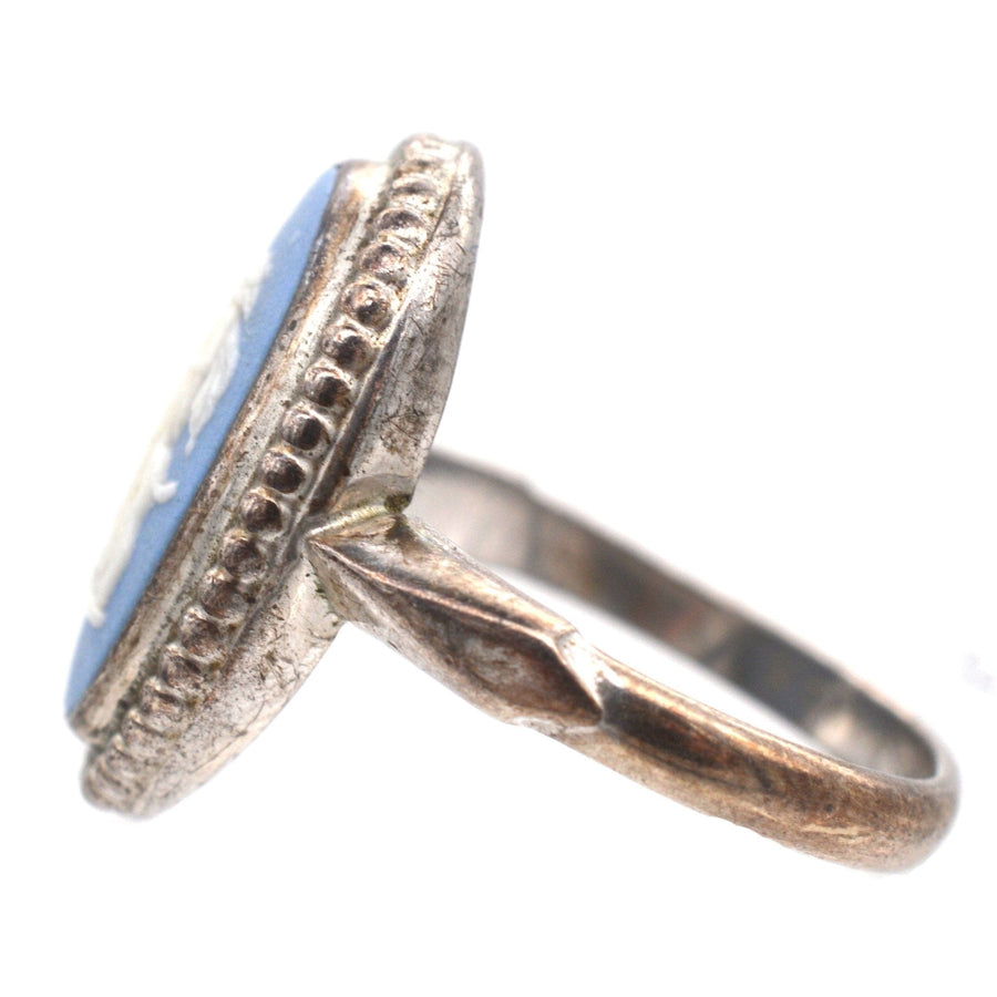 Vintage Silver Wedgwood ring featuring Diana the Huntress plaque, showcasing classic craftsmanship.